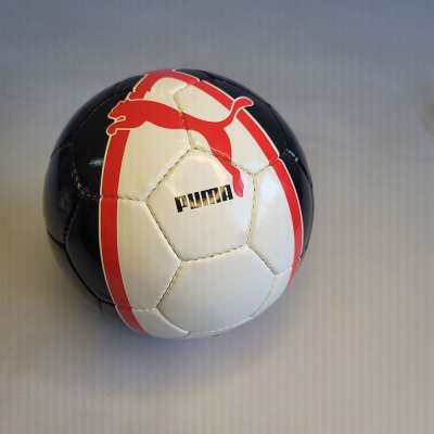 PUMA High Quality Gloss Finish Football